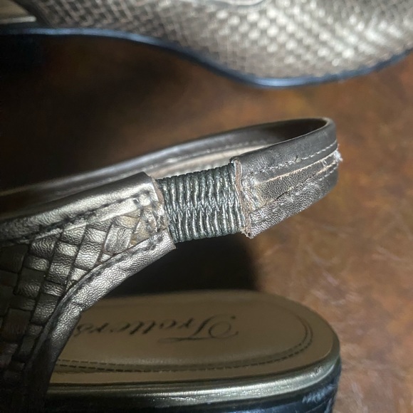 Trotters Woven Lucy Slingbacks - Picture 6 of 9